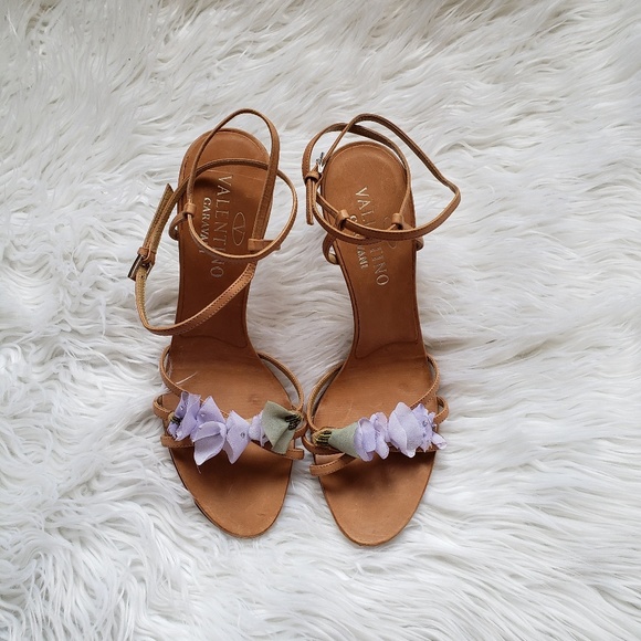 Shoes - Vintage Valentino Garavani Lavender Flower Heel